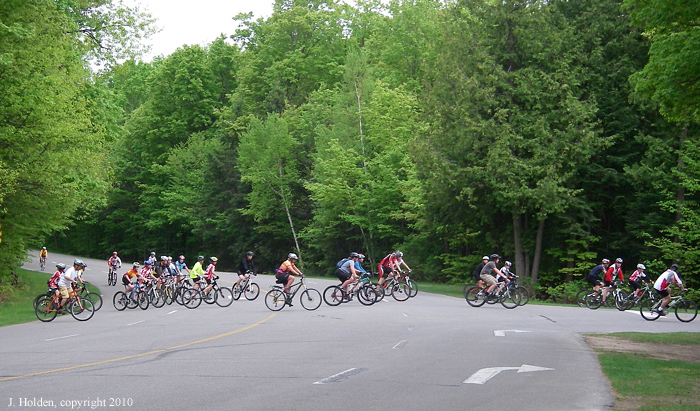 Cyclists at Mica